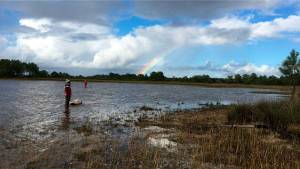 prélèvement dans un lac aquitain © Aurélien Jamoneau